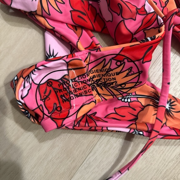 NWT Vibrant pink 2 piece bikini - Picture 4 of 4
